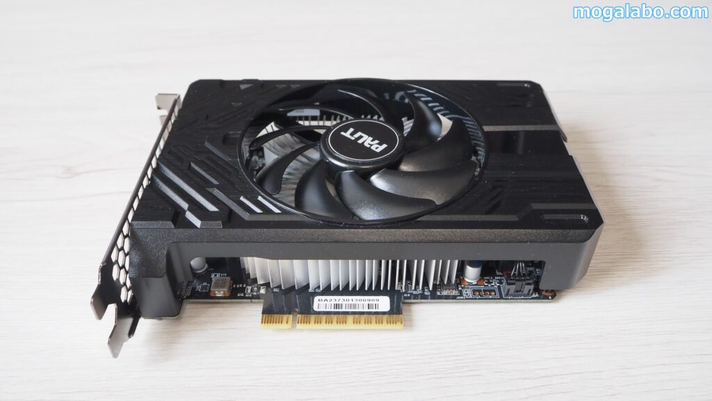 Palit GeForce RTX 4060 StormX V1 8GBの表面