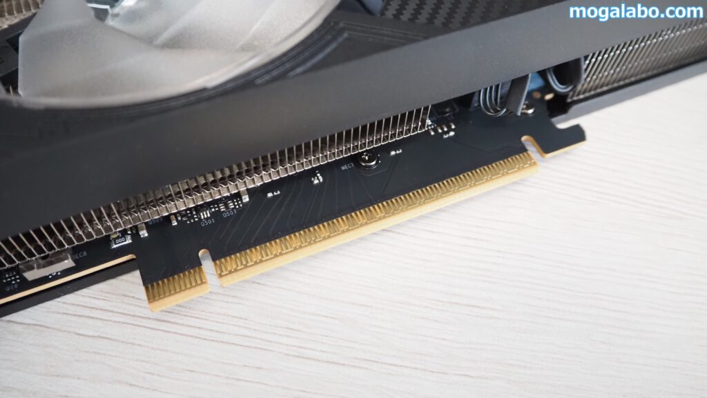 PCI Express 5.0(x8)