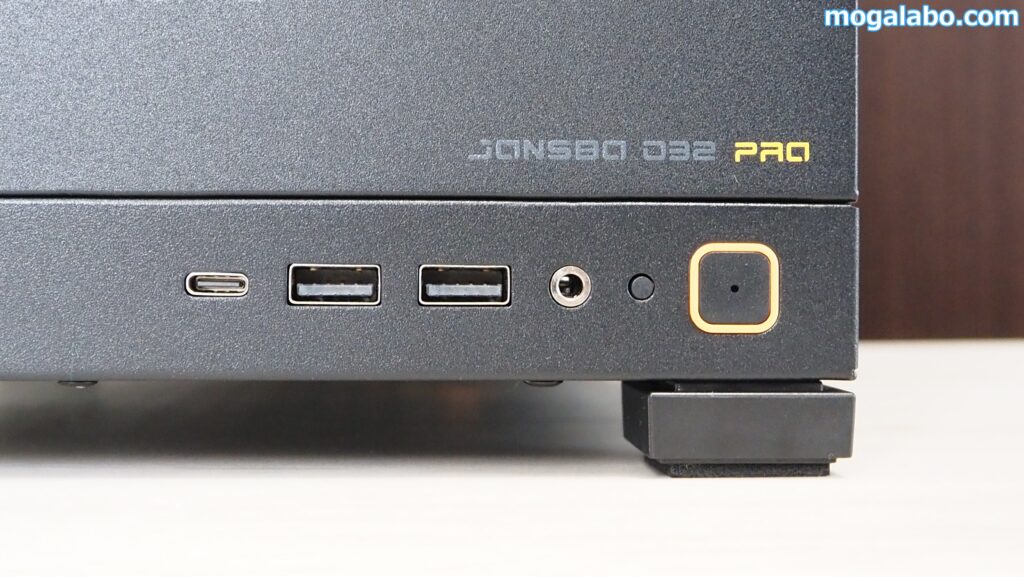 JONSBO D32 PROのフロントI/O