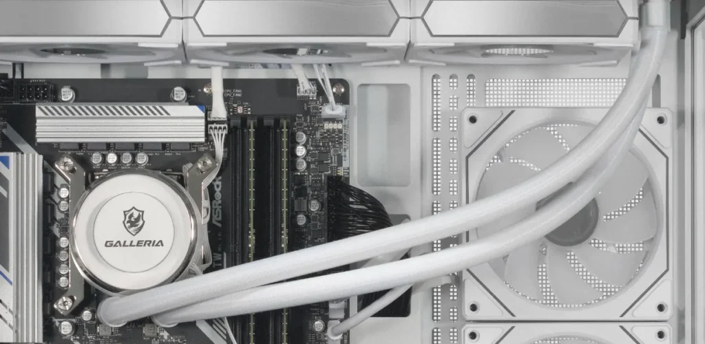 全モデルに水冷CPUクーラーを標準搭載