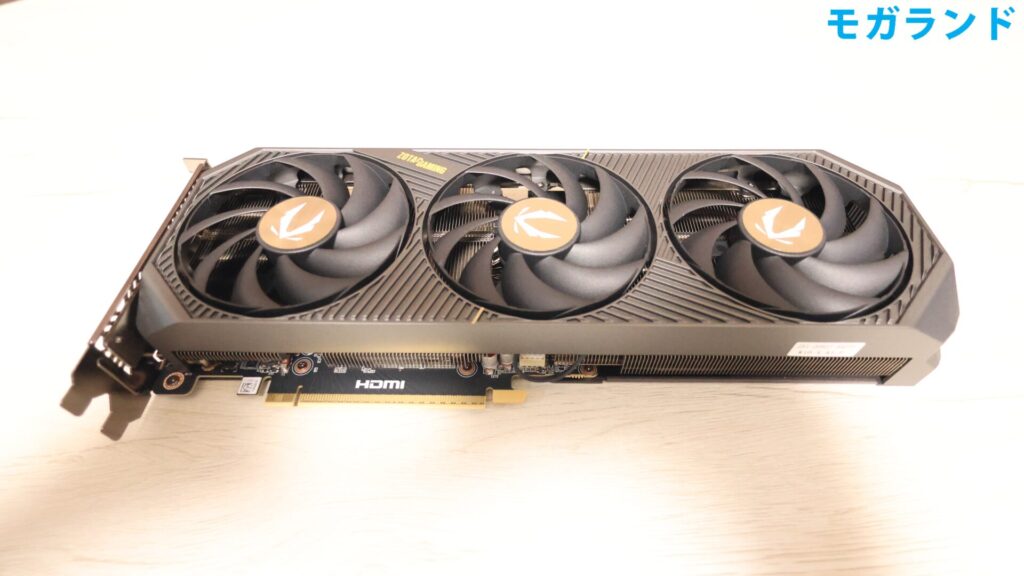 ZOTAC GAMING GeForce RTX 5070 SOLID OC(表面)