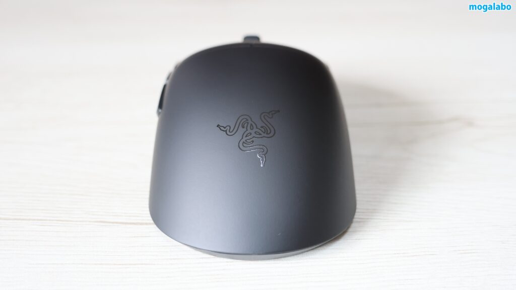 Razer Viper V4 Proには膨らみはほとんどなし