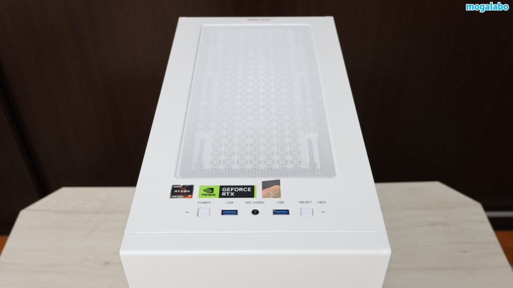 マグネット式のメッシュパネル