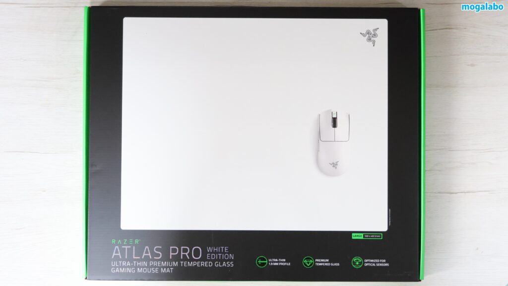 Razer Atlas Proのパッケージ内容