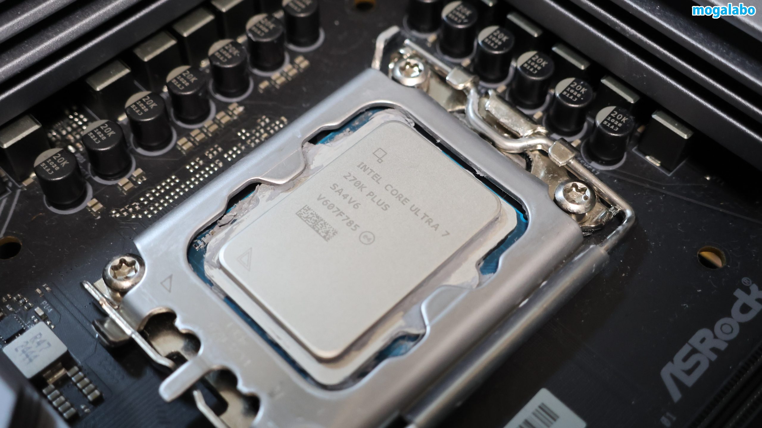 Core Ultra 7 270K Plus